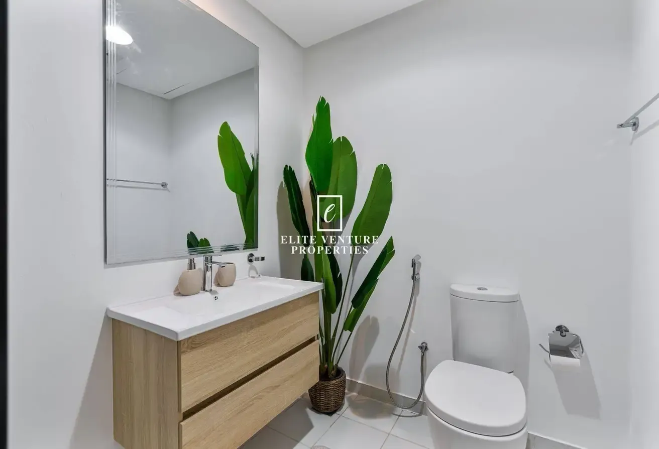 FULLY FURNISHED | HIGH FLOOR | SPACIOUS LAYOUT