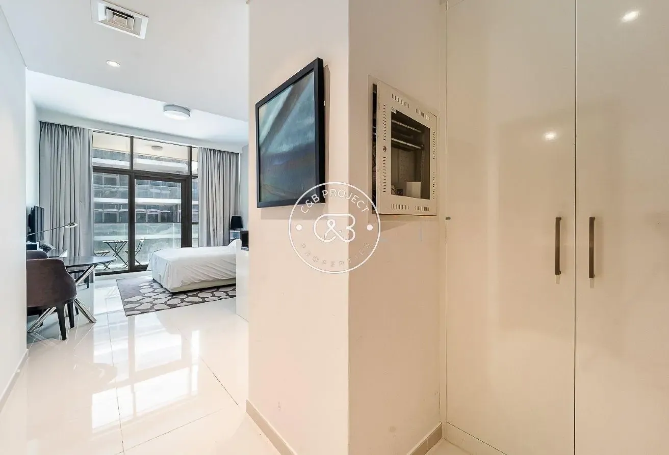 Exclusive| Pool View| Chiller Free| Biggest Size