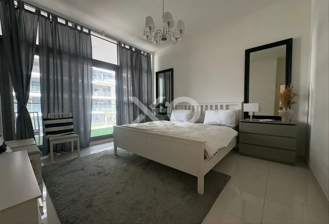 Negotiable | Multiple Cheques | Pool View