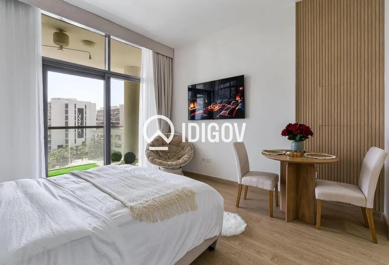 Skyline Serenity | Golf Community | Modern Studio