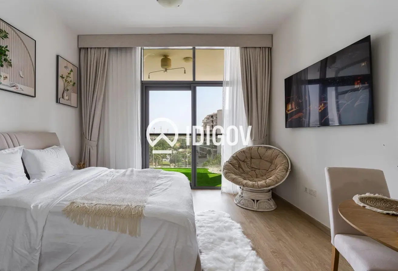Skyline Serenity | Golf Community | Modern Studio