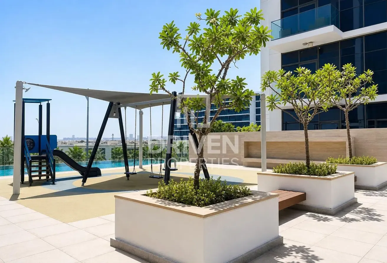 Golf Course View | Big Layout | Fully Furnished