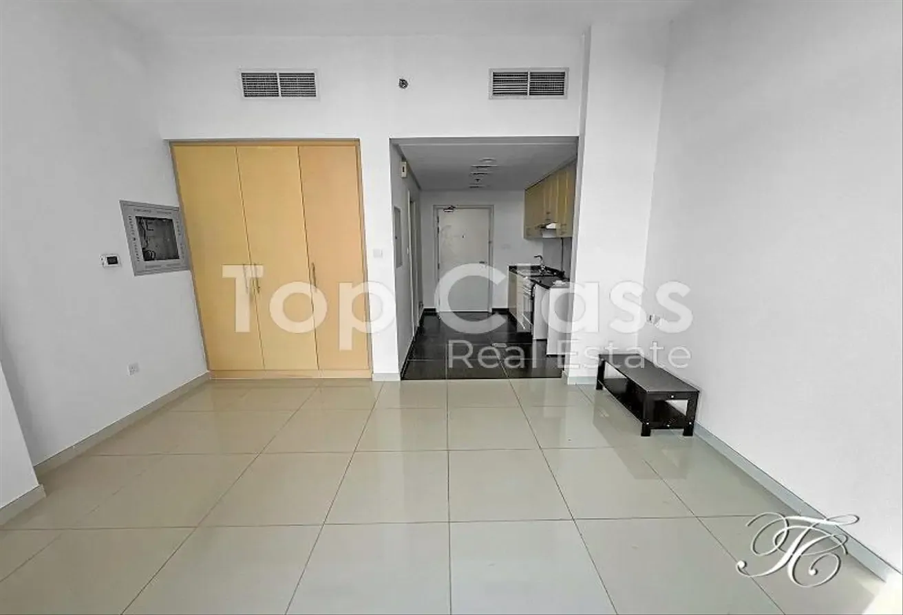 Bright and Spacious | Vacant | Must See!
