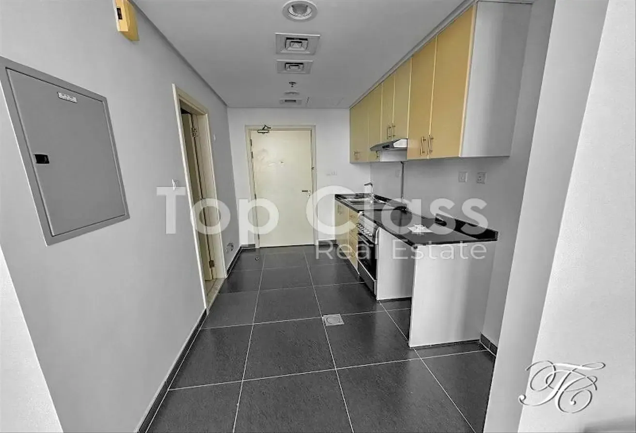 Bright and Spacious | Vacant | Must See!