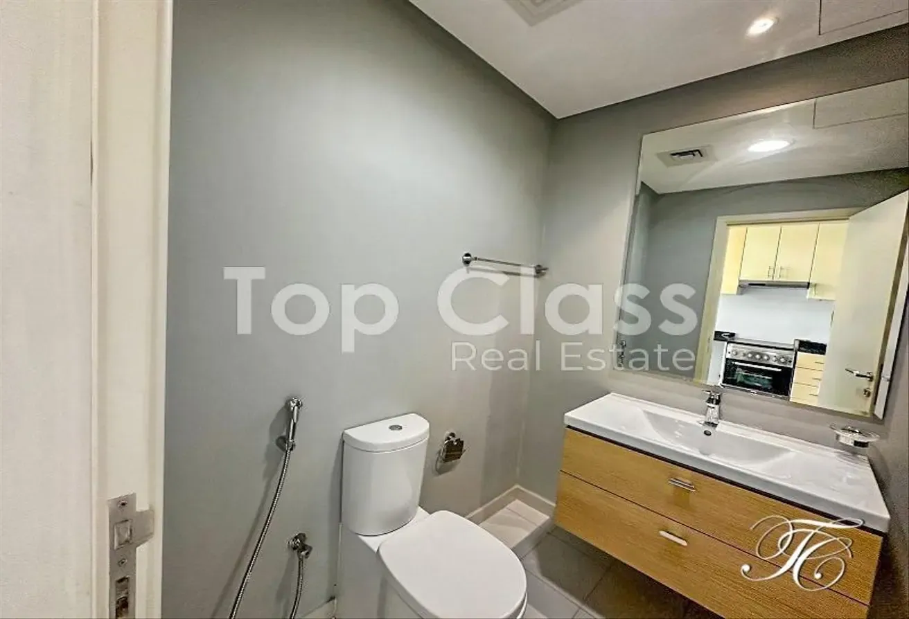 Bright and Spacious | Vacant | Must See!