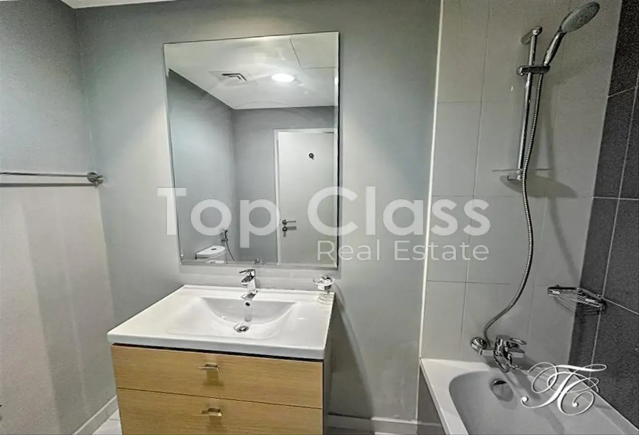 Bright and Spacious | Vacant | Must See!