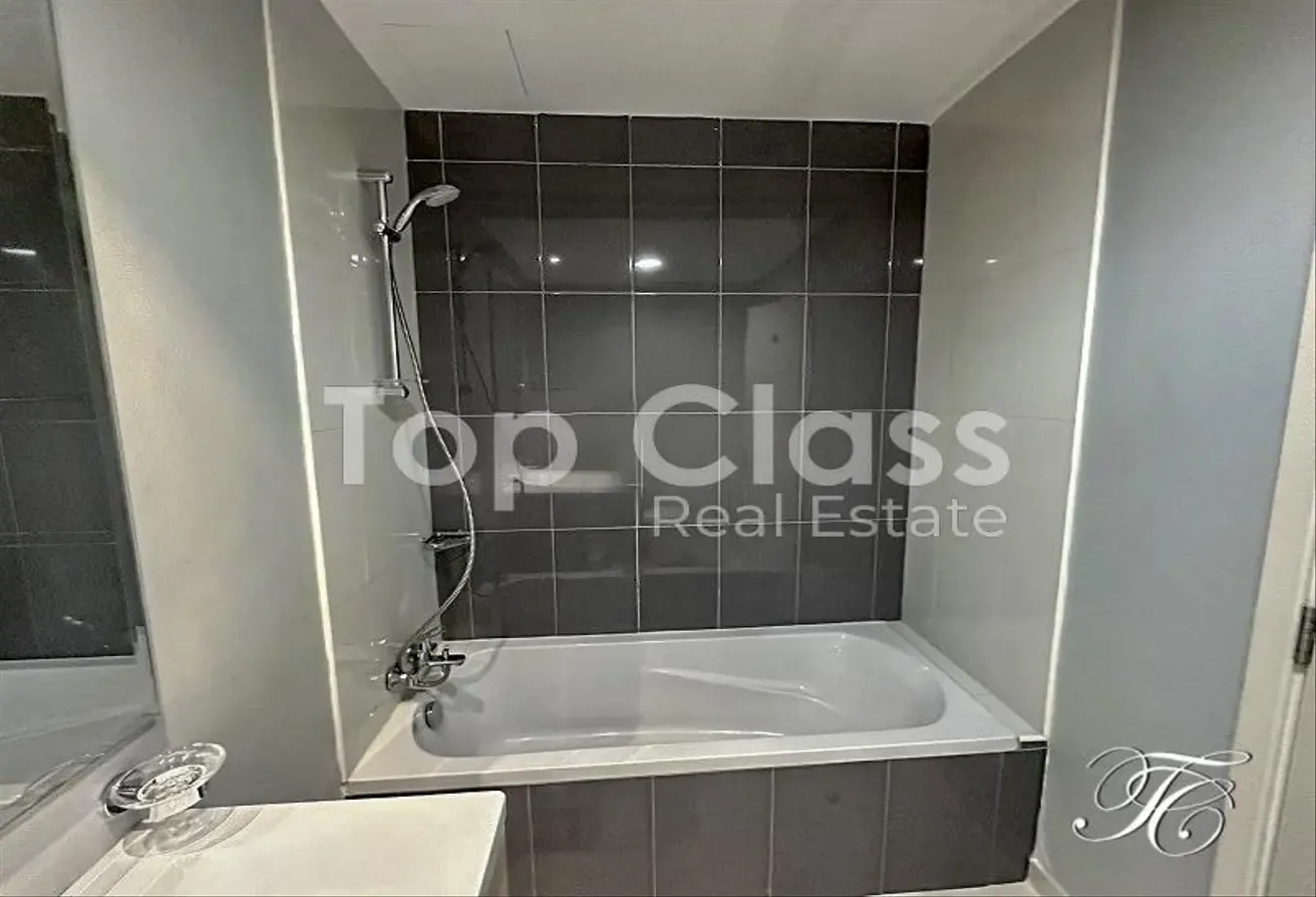Bright and Spacious | Vacant | Must See!