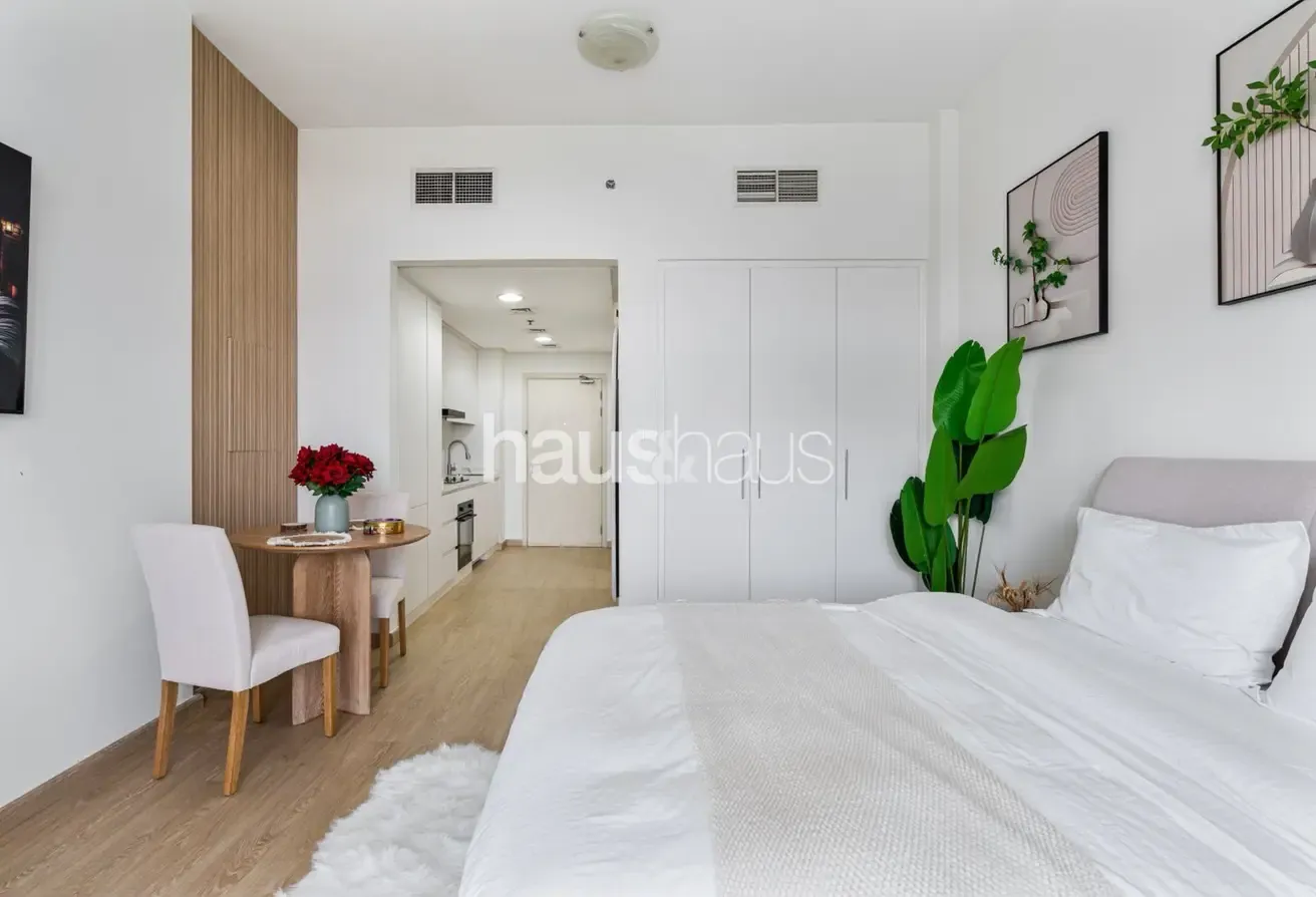 Newly Refurbished | Fully Furnished | Vacant