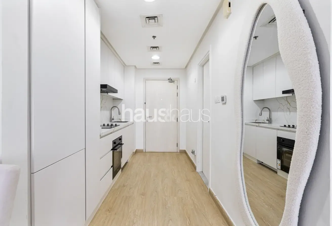 Newly Refurbished | Fully Furnished | Vacant