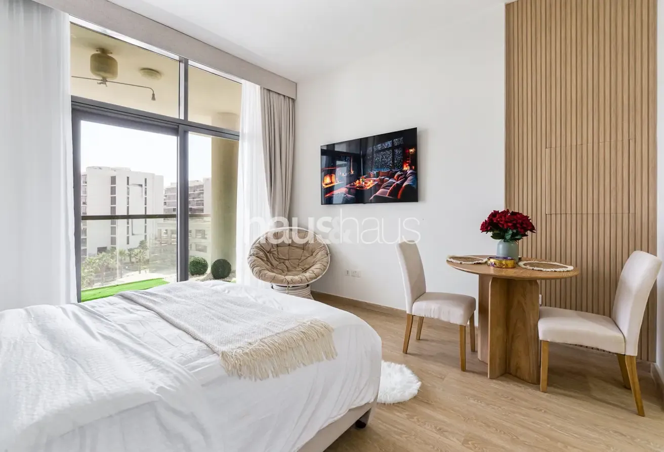 Newly Refurbished | Fully Furnished | Vacant