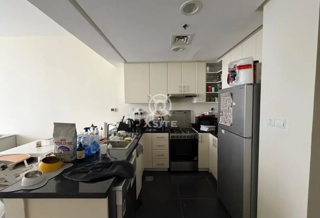 Elegant Living |Unfurnished |Fitted Kitchen