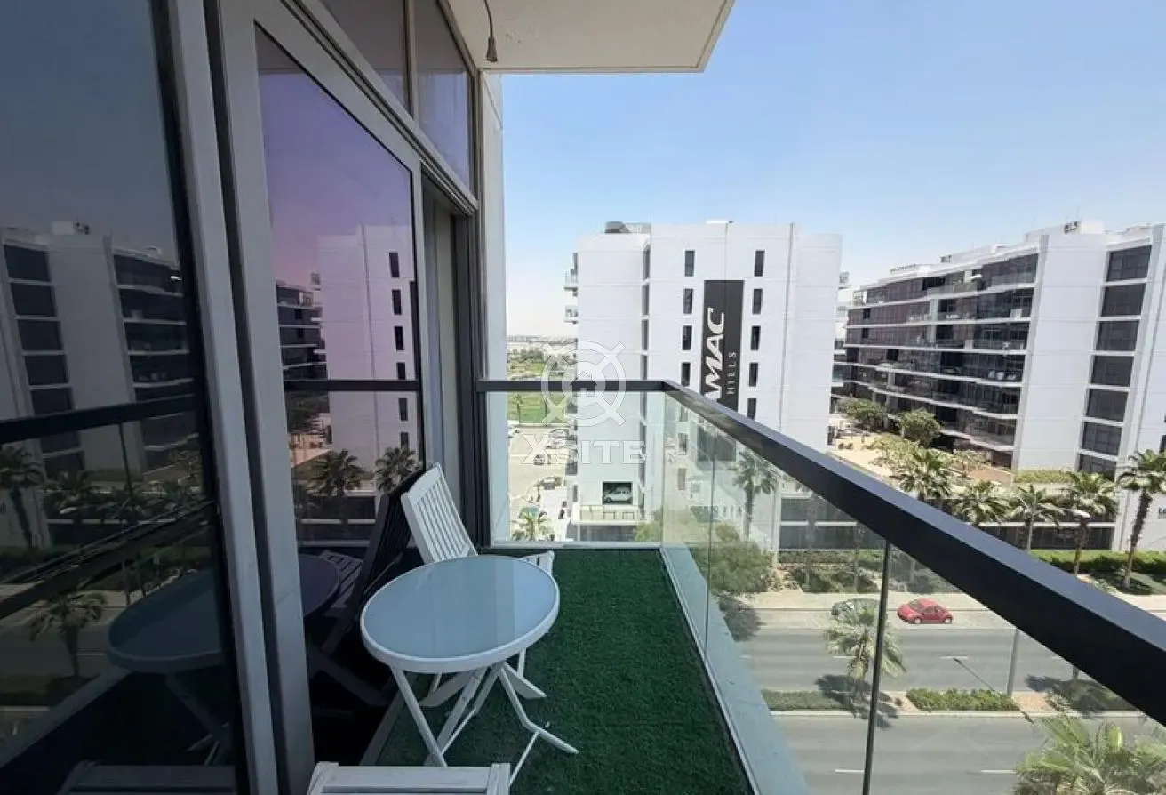 Elegant Living |Unfurnished |Fitted Kitchen