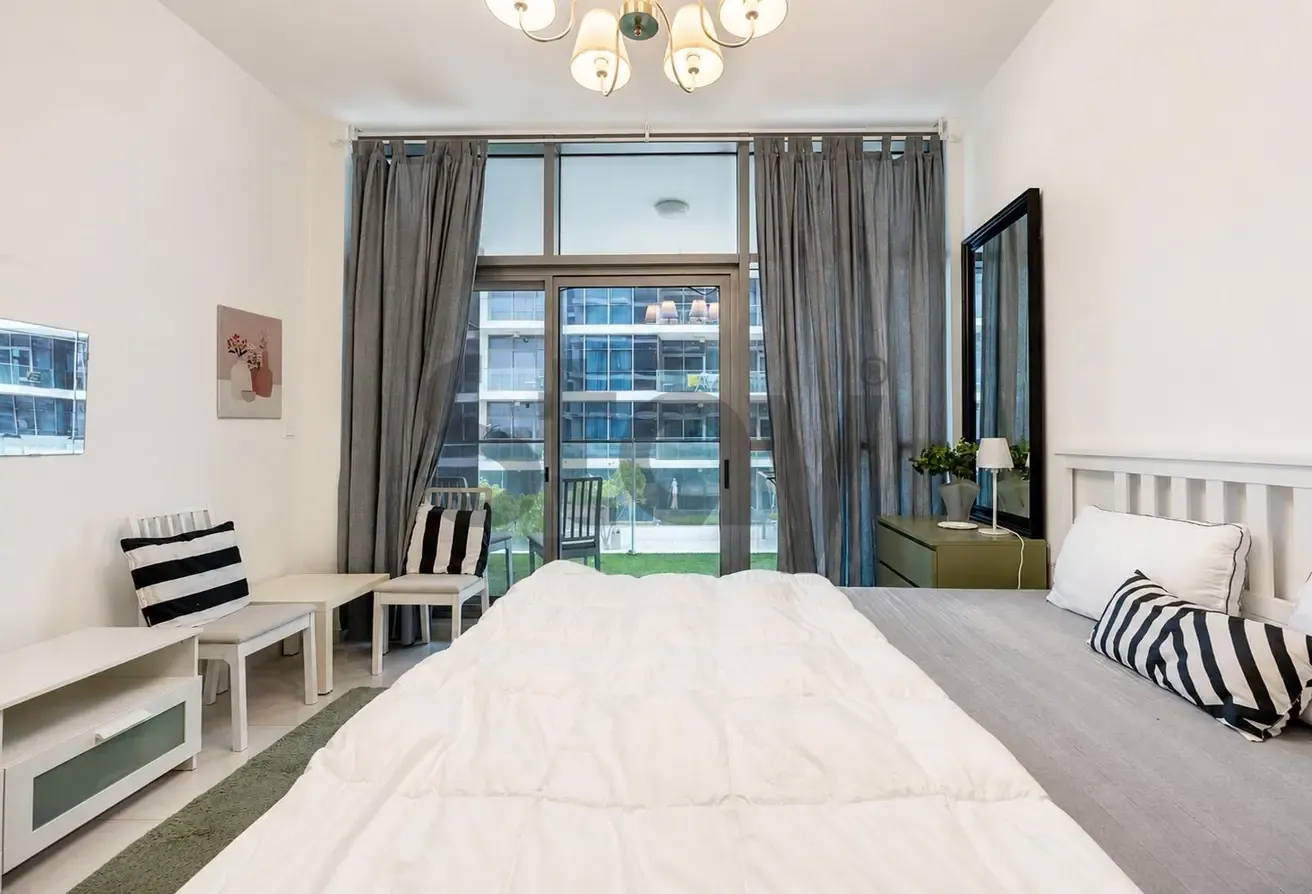 Vacant | Fully Furnished | Golf and Pool View
