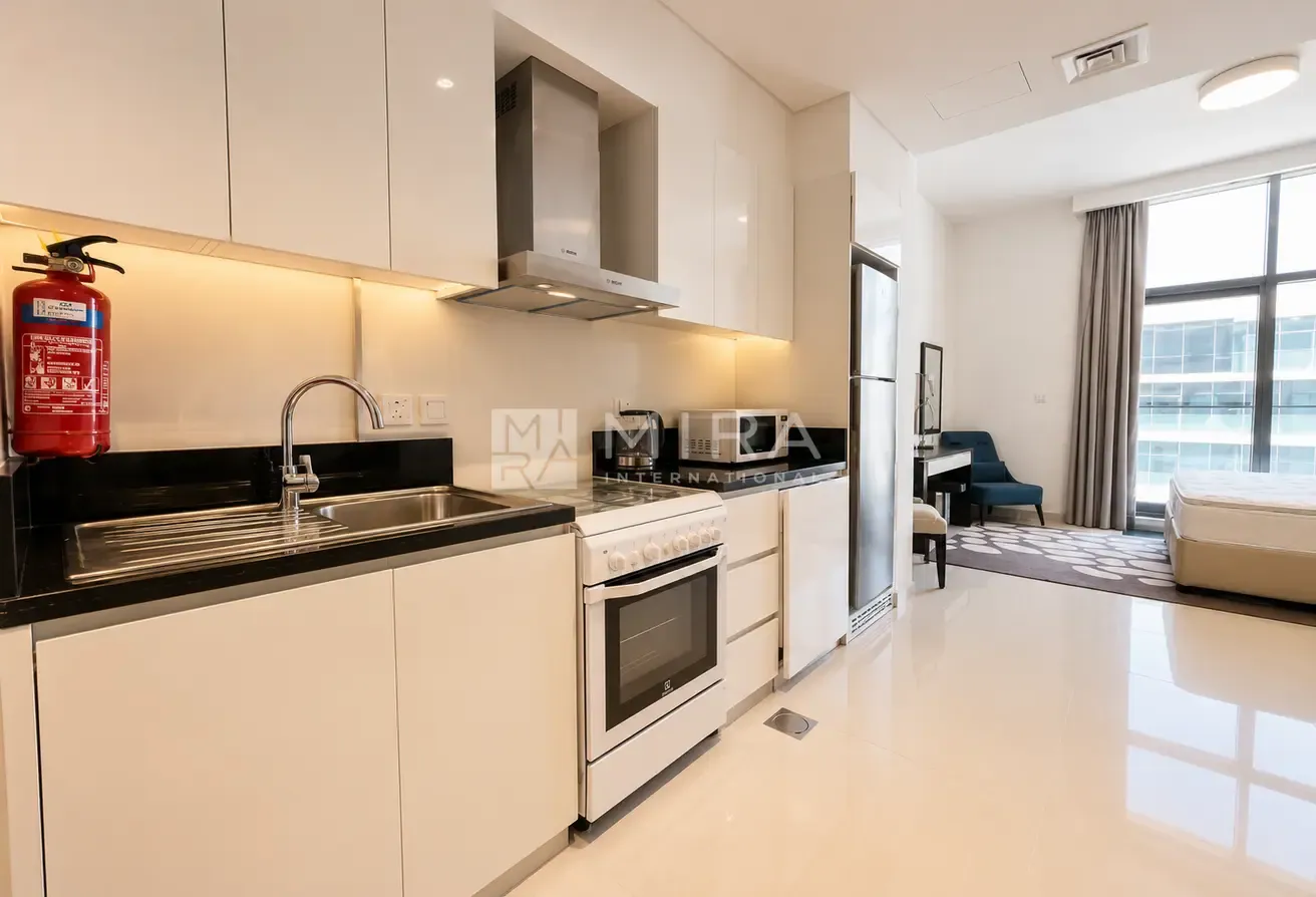 Golf Course View | 12 Cheques | Vacant