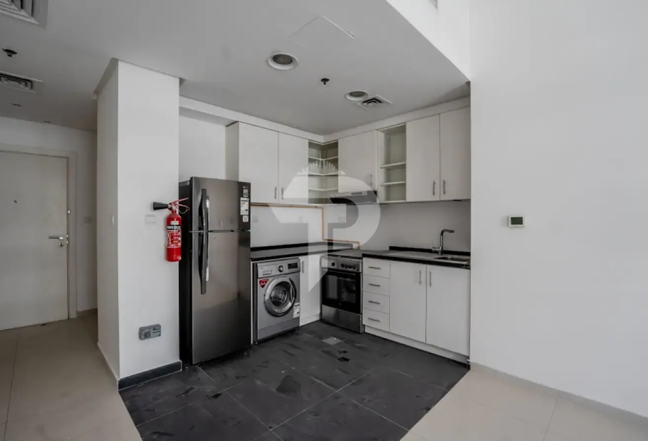Elegant Studio | Pool View | Spacious Layout