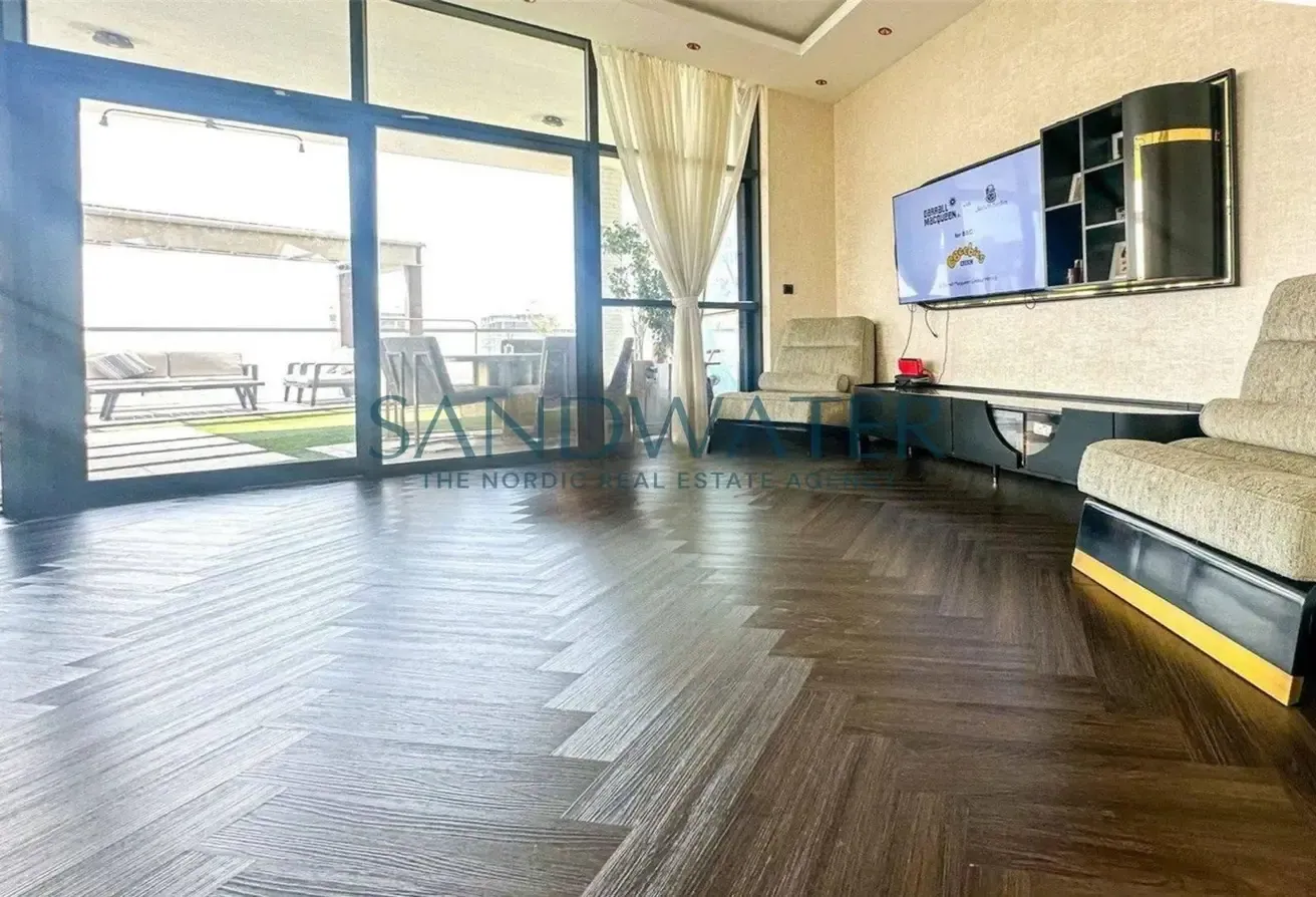 Golf View | Upgraded | Furnished | Vacant