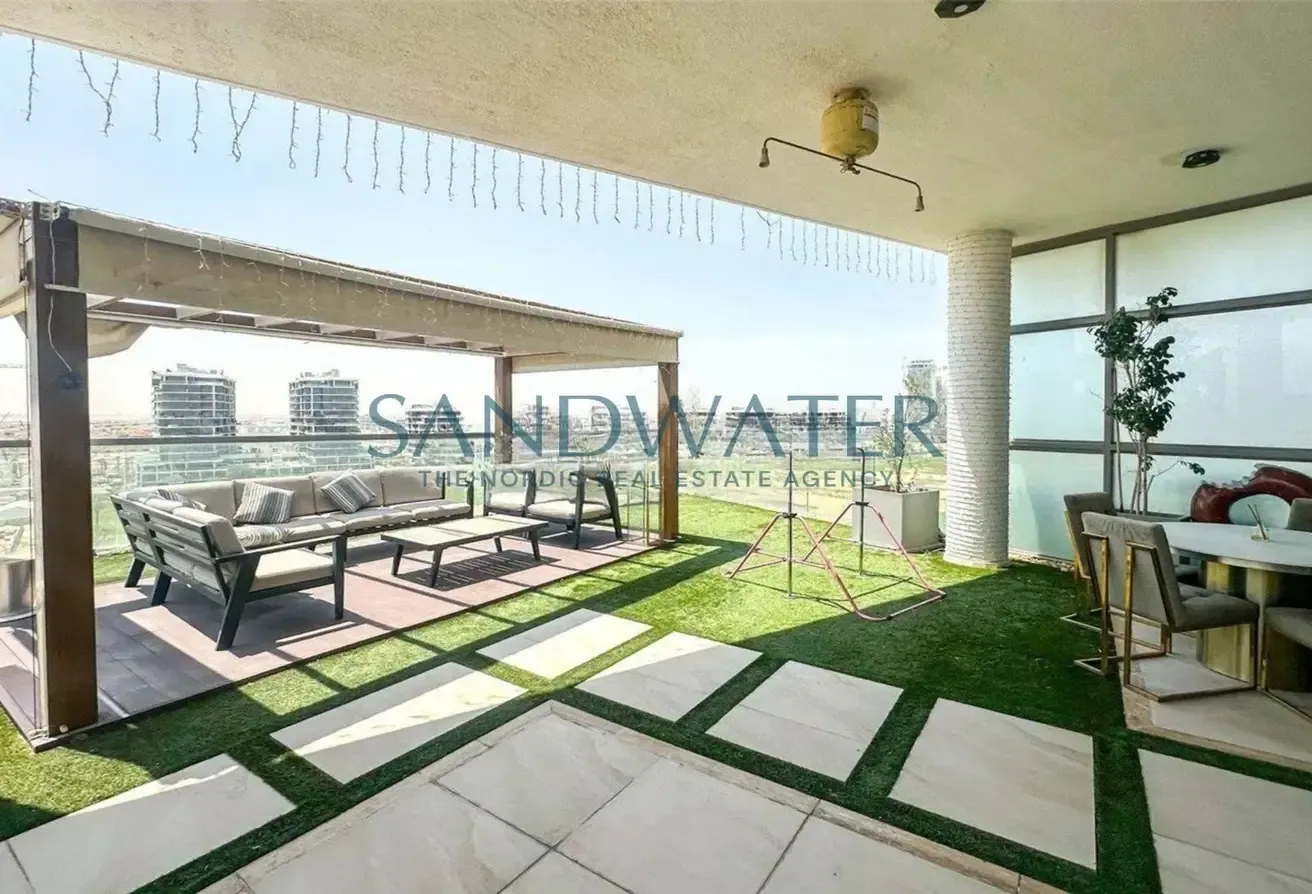 Golf View | Upgraded | Furnished | Vacant