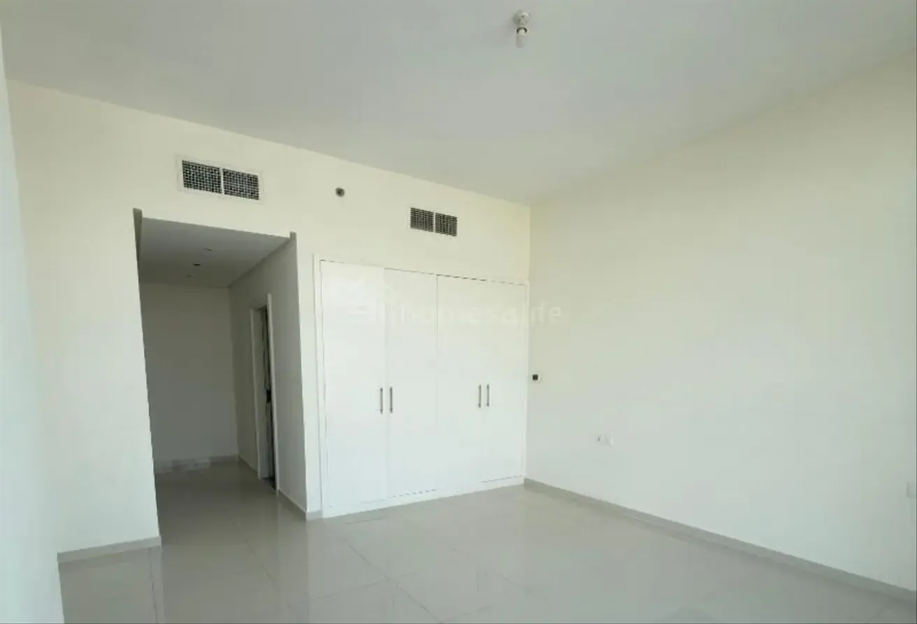 Golf Community Living | Prime Location | 3 Bedroom