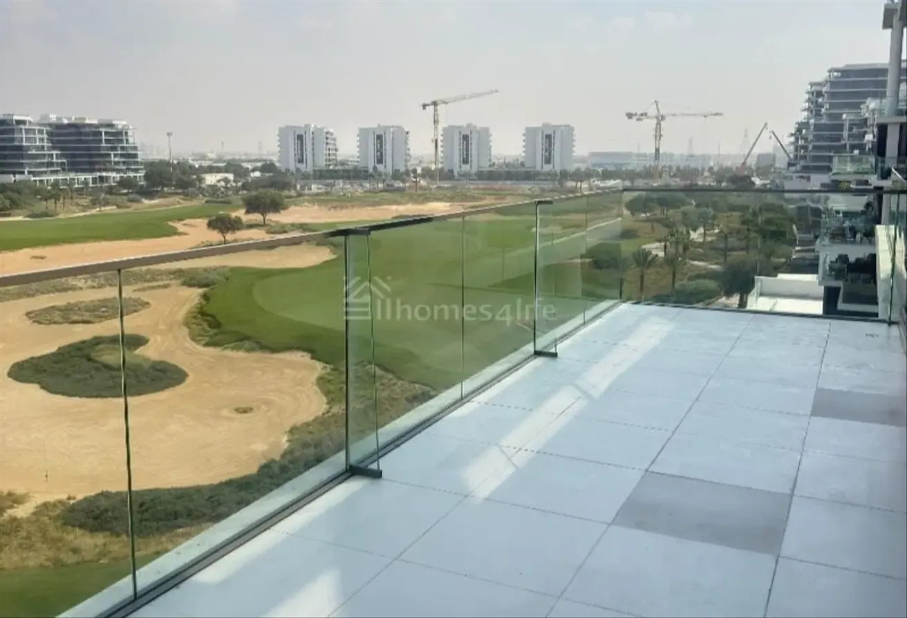 Golf Community Living | Prime Location | 3 Bedroom