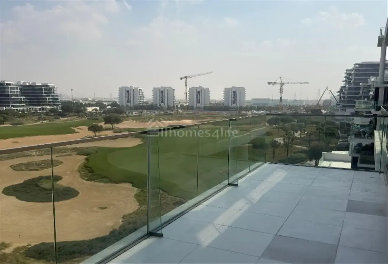 Golf Community Living | Prime Location | 3 Bedroom