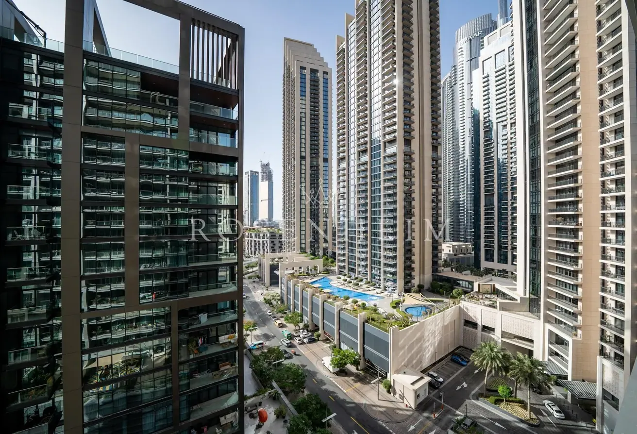 Modern Finishing | Large Layout | Fully Furnished