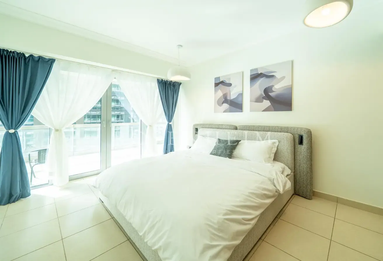 Modern Finishing | Large  Layout | Fully Furnished