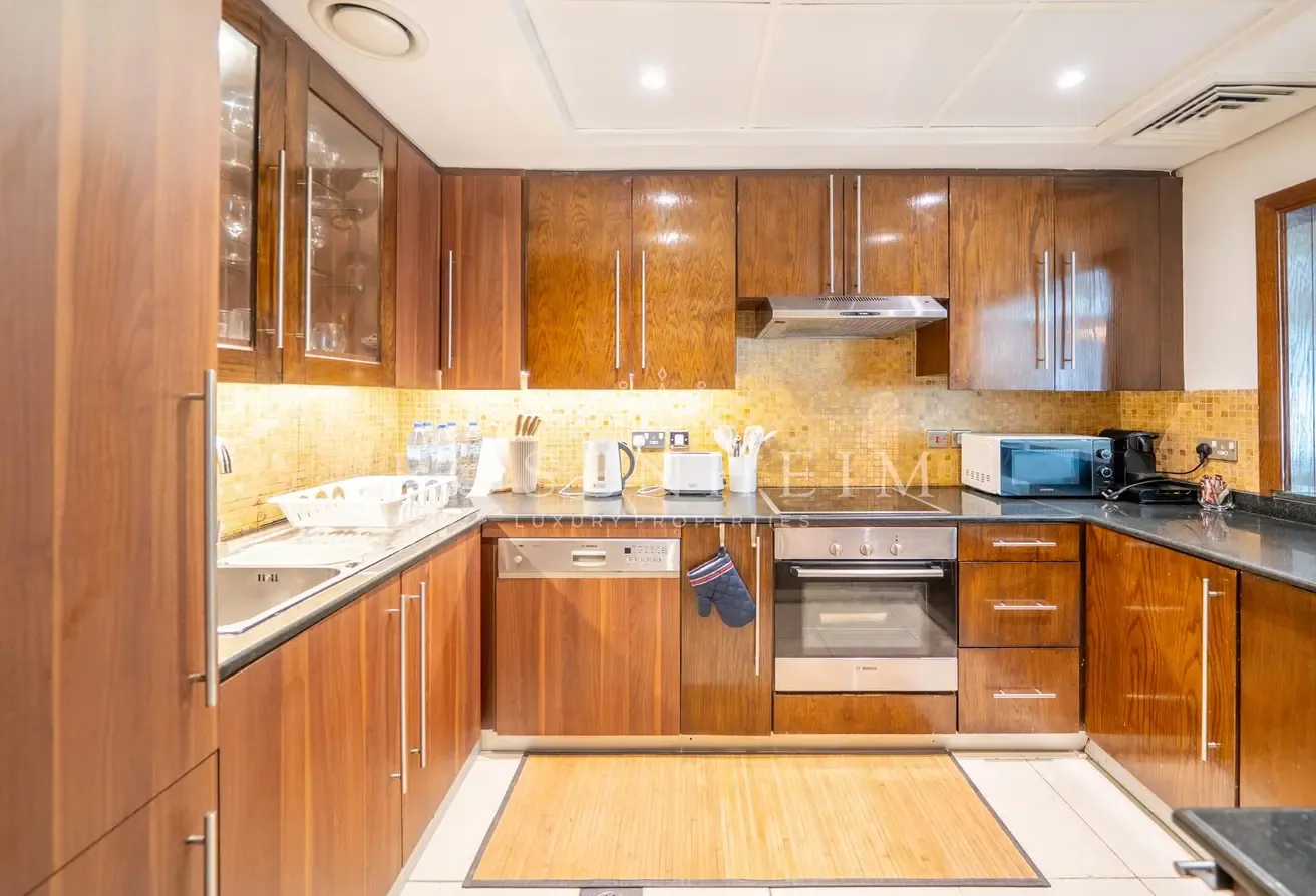 Modern Finishing | Large  Layout | Fully Furnished