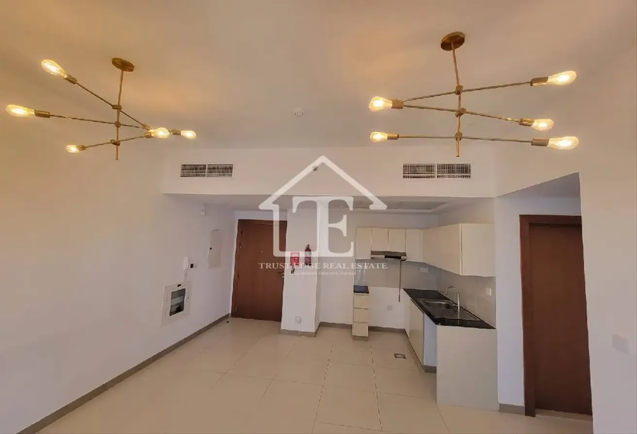 3 Balconies | Open Kitchen | 6 Cheques | Vacant