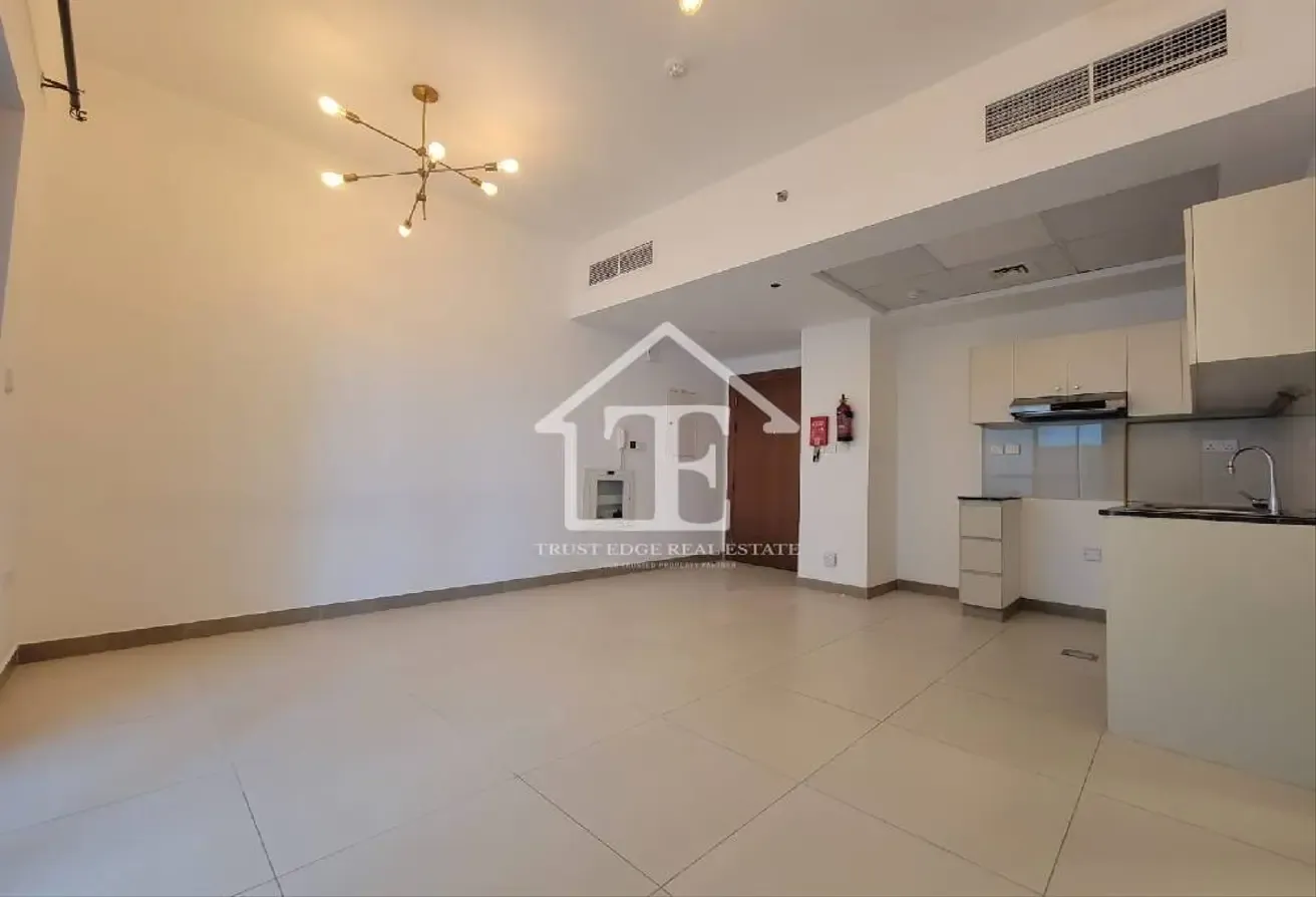 3 Balconies | Open Kitchen | 6 Cheques | Vacant
