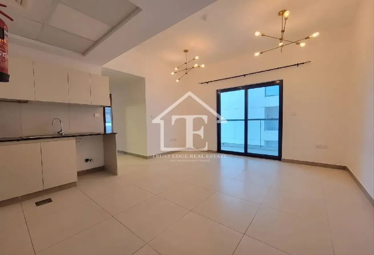 3 Balconies | Open Kitchen | 6 Cheques | Vacant