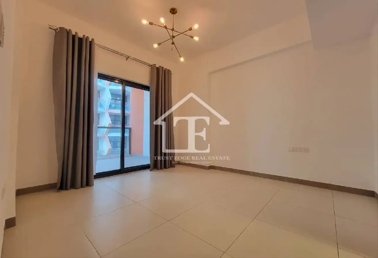 3 Balconies | Open Kitchen | 6 Cheques | Vacant