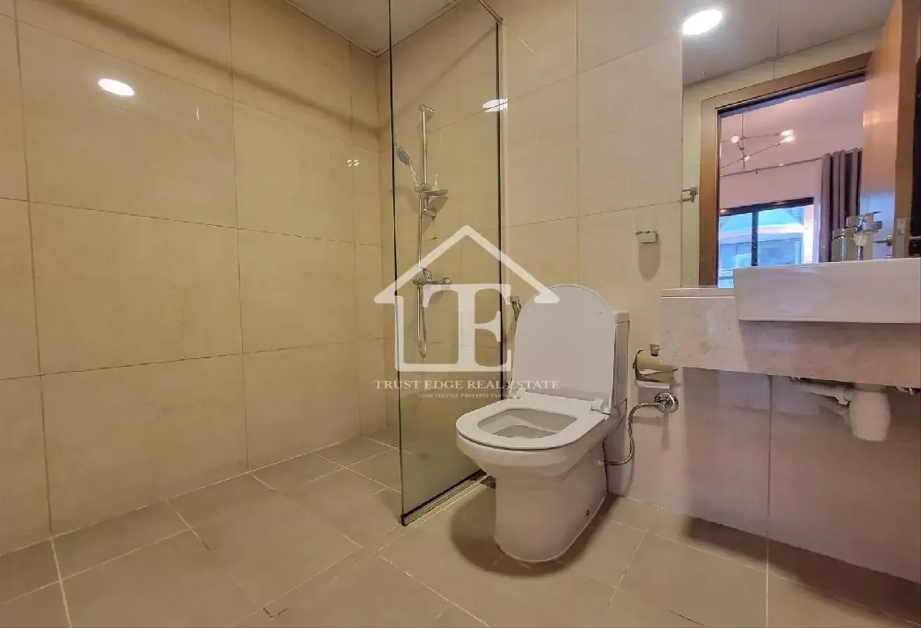 3 Balconies | Open Kitchen | 6 Cheques | Vacant