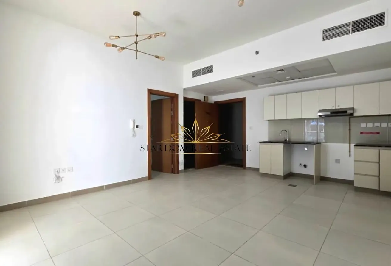 1 BR Apartment in Dubai Silicon Oasis with Parking