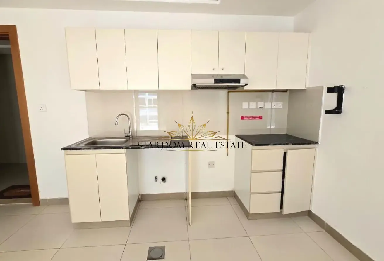 1 BR Apartment in Dubai Silicon Oasis with Parking
