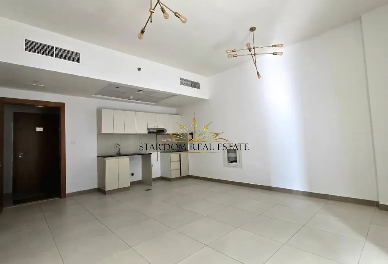 1 BR Apartment in Dubai Silicon Oasis with Parking