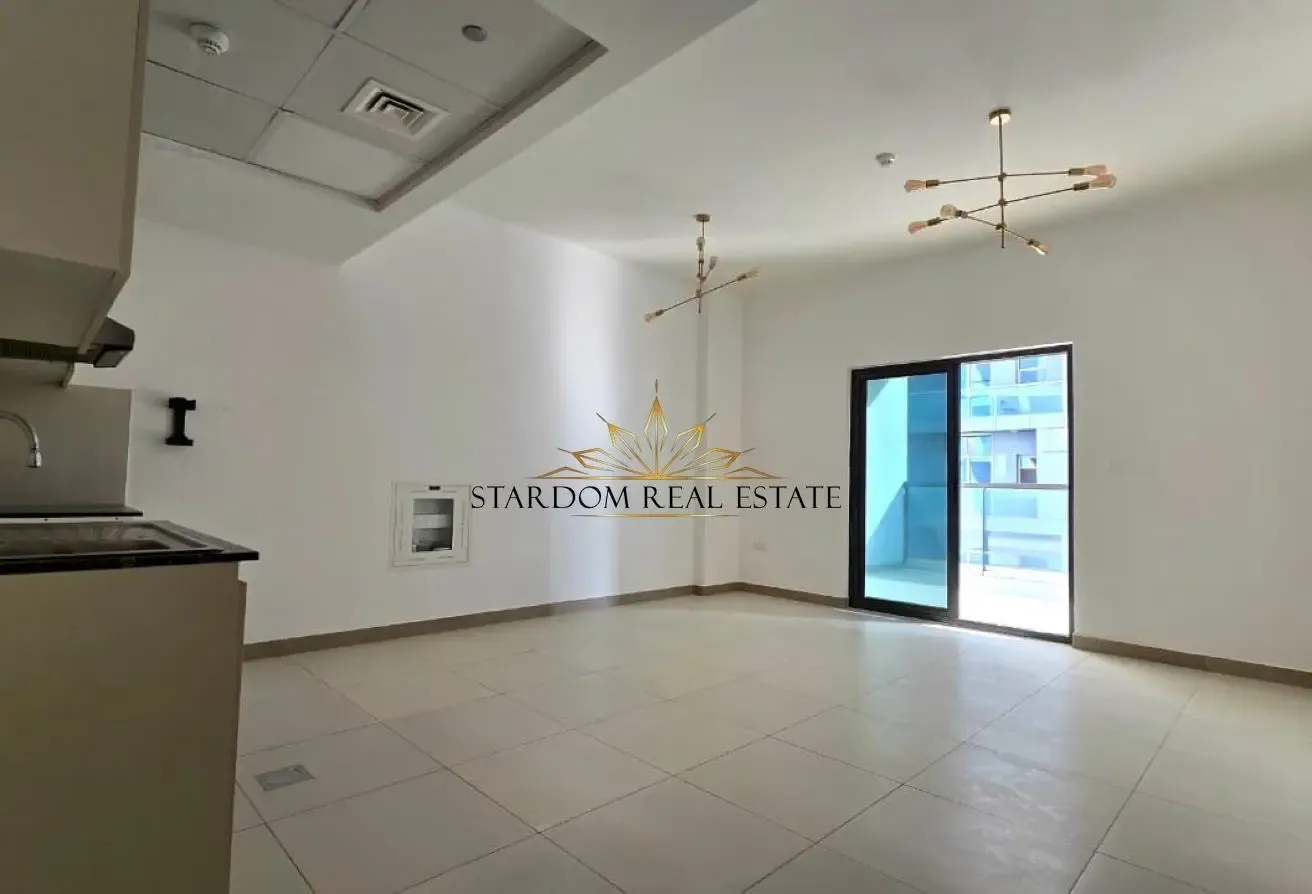 1 BR Apartment in Dubai Silicon Oasis with Parking