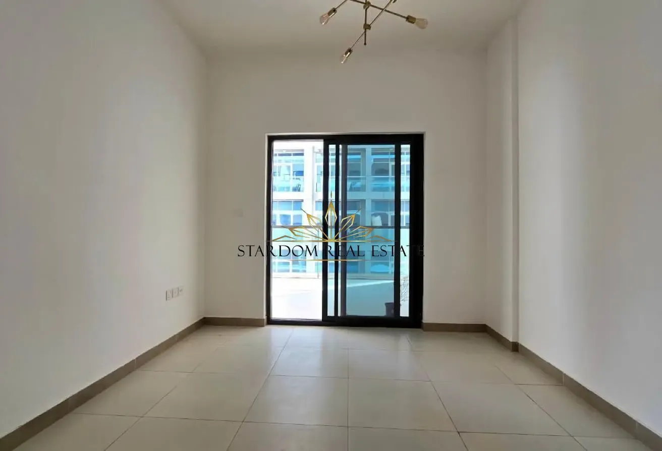 1 BR Apartment in Dubai Silicon Oasis with Parking