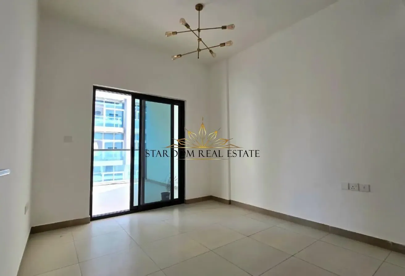 1 BR Apartment in Dubai Silicon Oasis with Parking