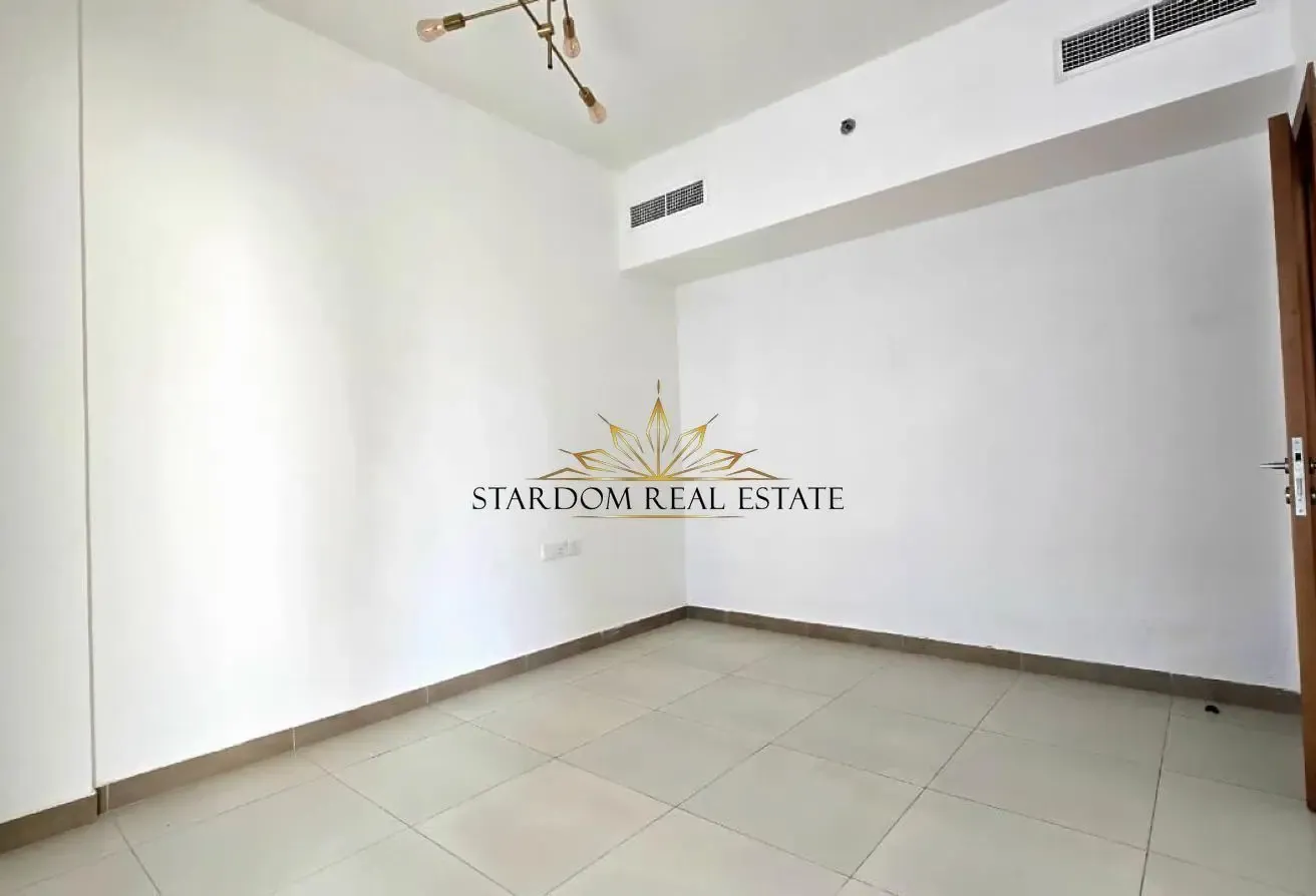 1 BR Apartment in Dubai Silicon Oasis with Parking