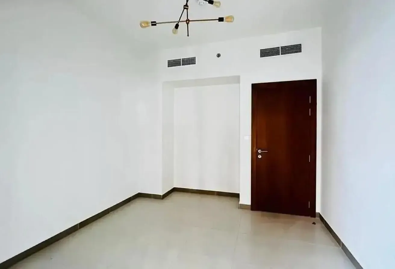 Bright 2 Bedroom in Binghatti Point, DSO | Balcony