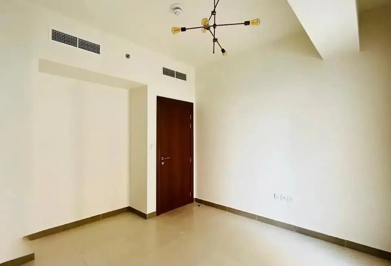 Bright 2 Bedroom in Binghatti Point, DSO | Balcony