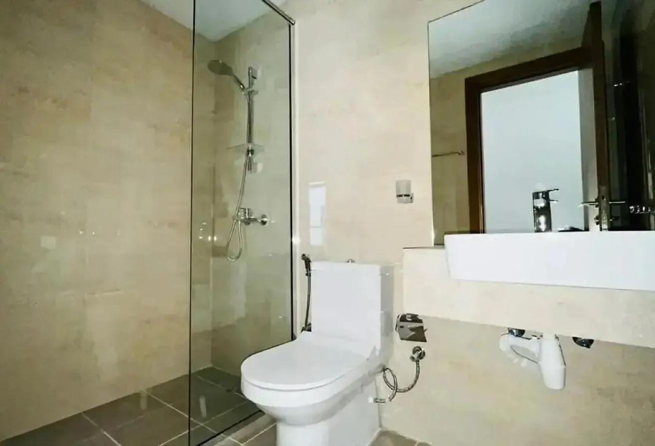 Bright 2 Bedroom in Binghatti Point, DSO | Balcony