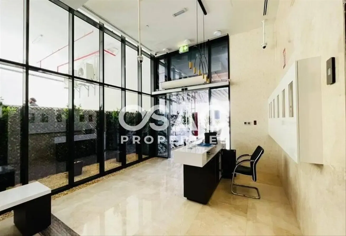 PRIME LOCATION | BALCONY | POOL VIEW