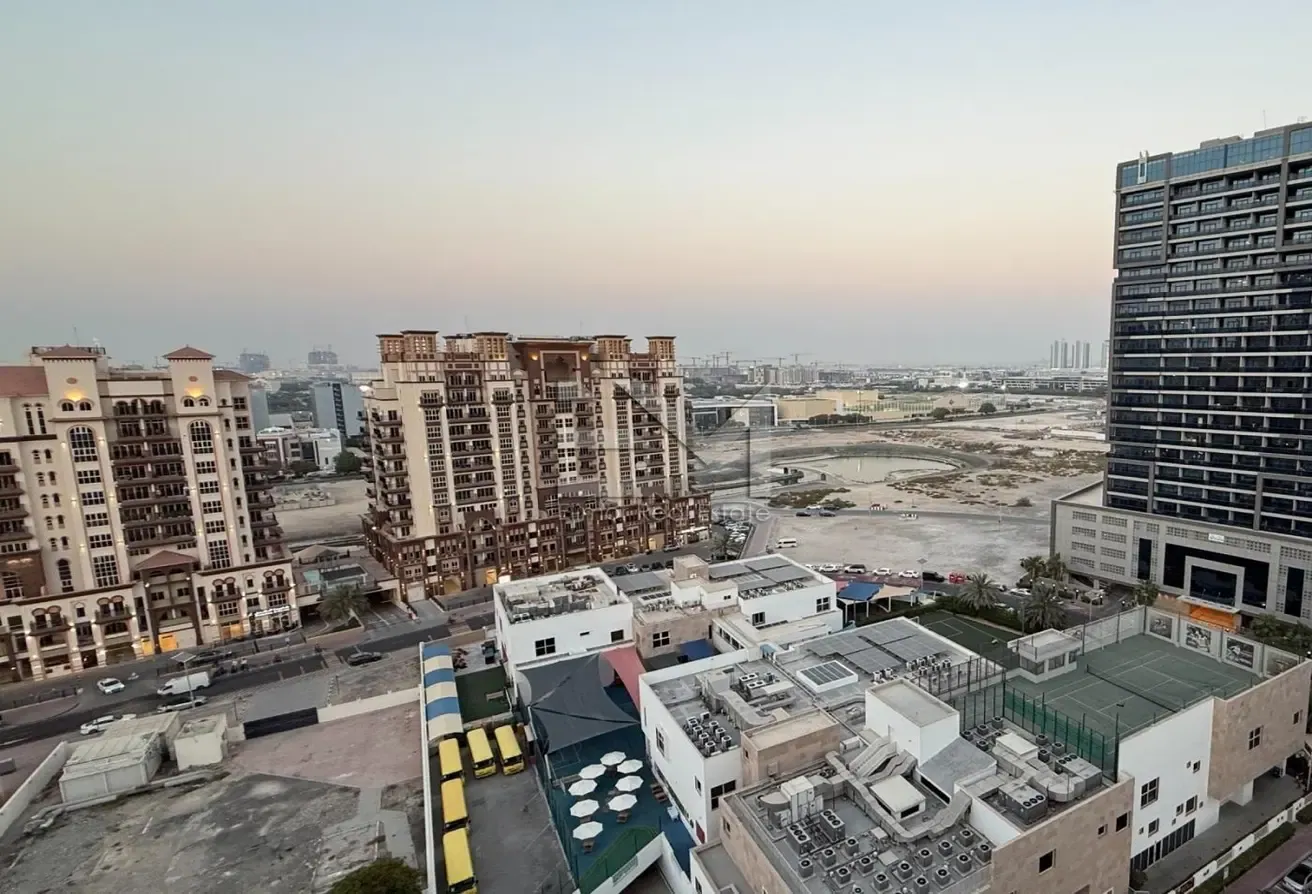 High Floor Unit | Equipped with Kitchen Appliances