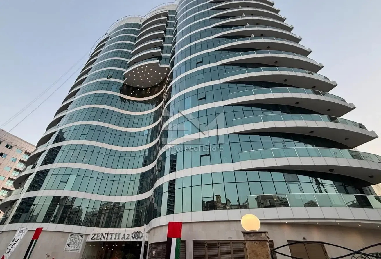 High Floor Unit | Equipped with Kitchen Appliances