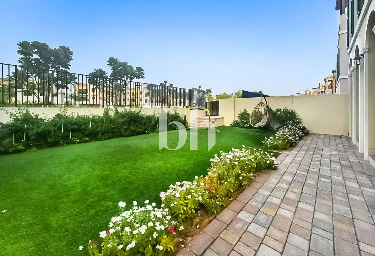 Single Row | Water View | Maids Room