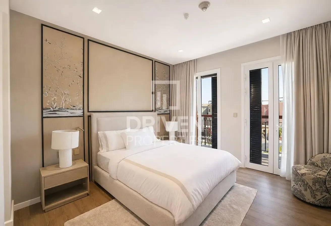 Exclusive | Upgraded and Fully Furnished