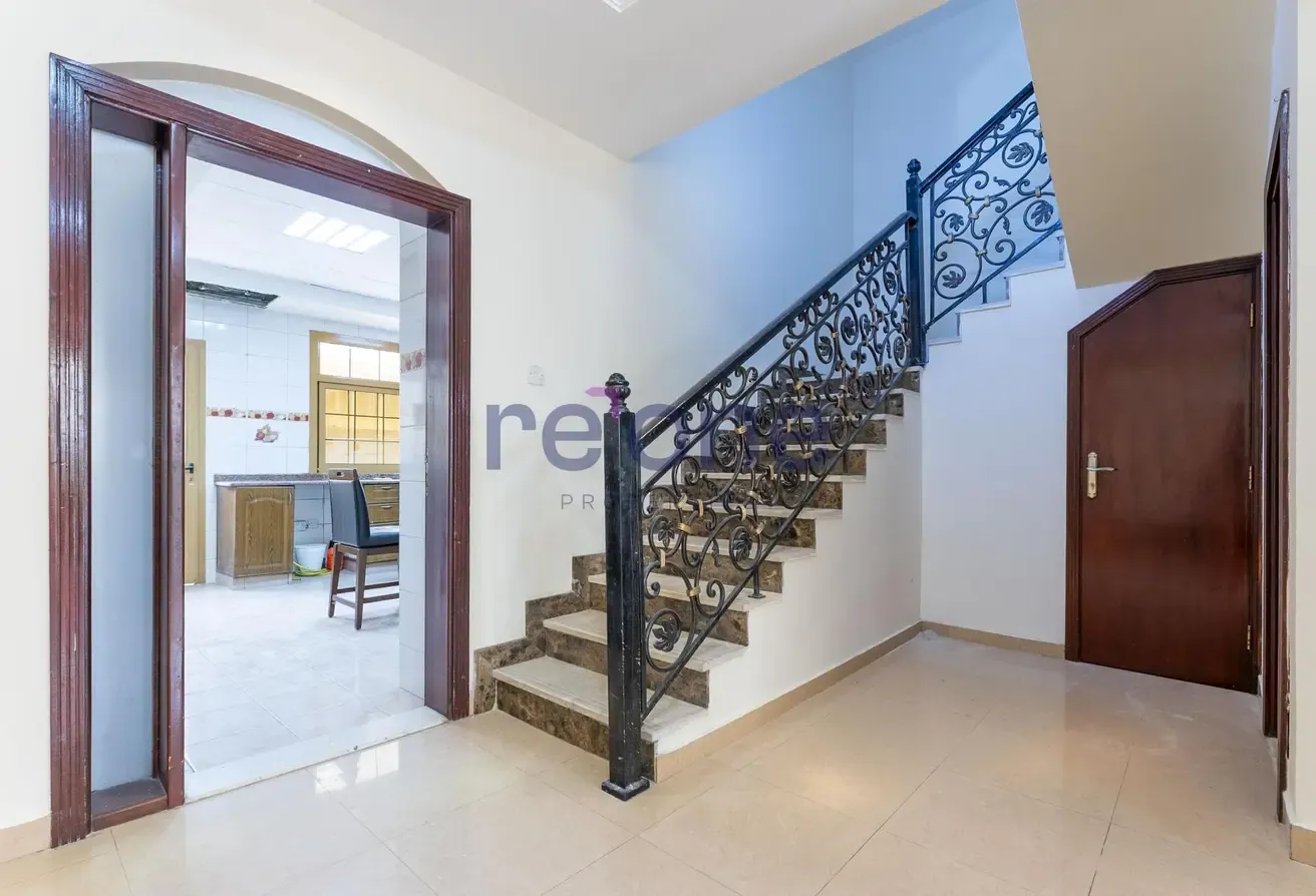 5BR Townhouse | Jumeirah 1 | Close to the Beach