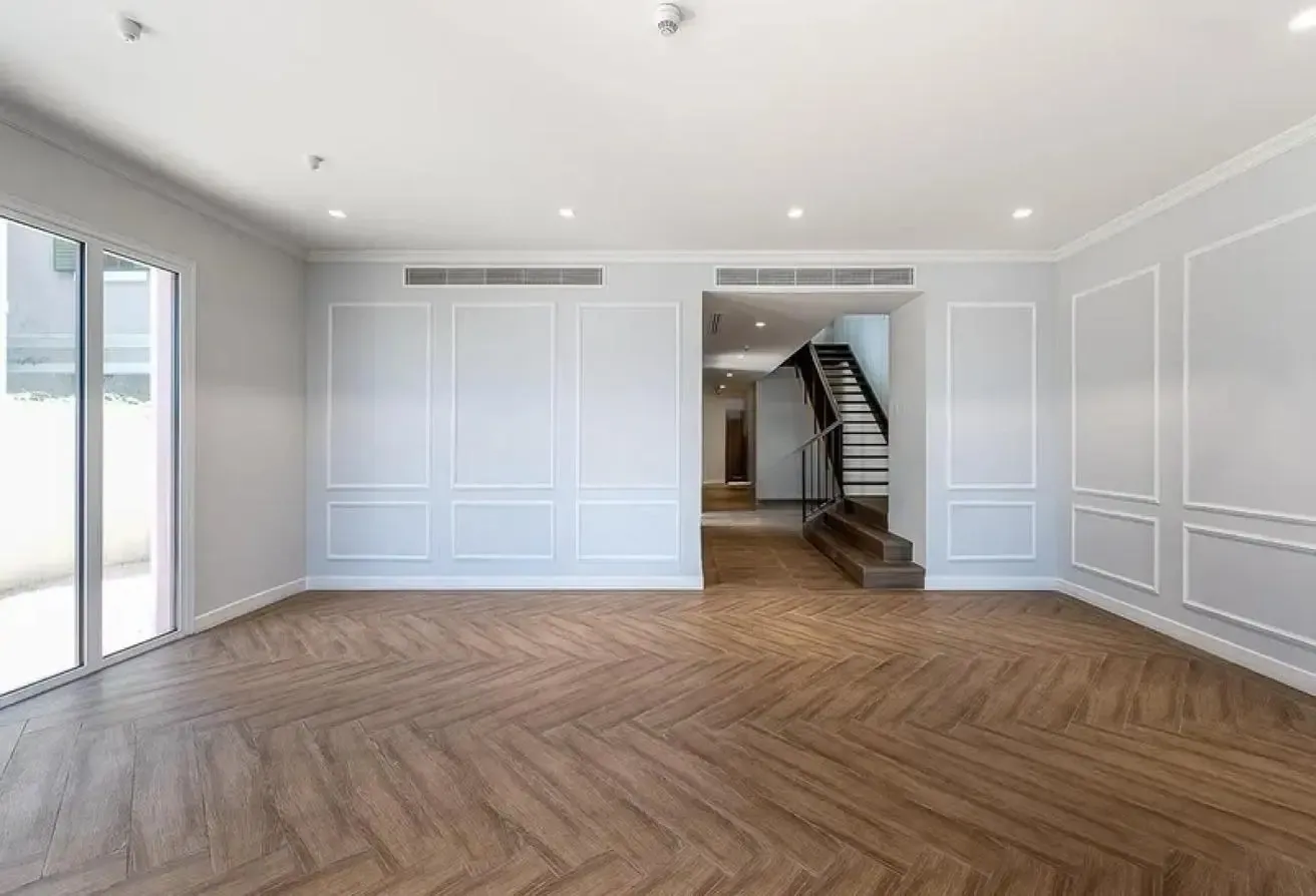 Large Lay out | Prime Location | Community View