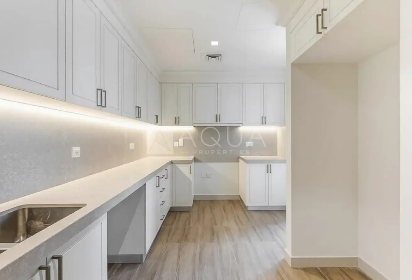 EXCLUSIVE WATERFRONT TH  | BRAND NEW | MOVE IN READY